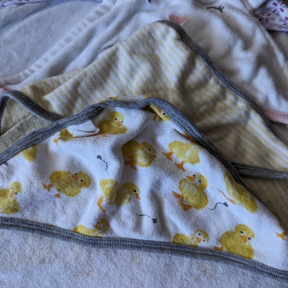 Burt's Bees & Simple Joys Bundle Hooded Towels (6) - Picture 11 of 12